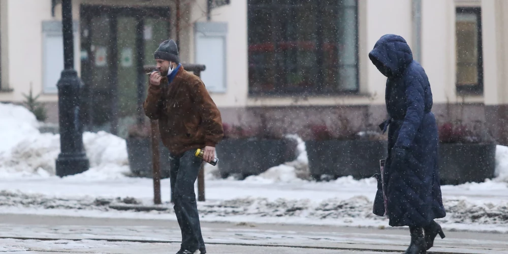 Синоптики прогнозируют облачную погоду с небольшим снегом в Риге 26 января