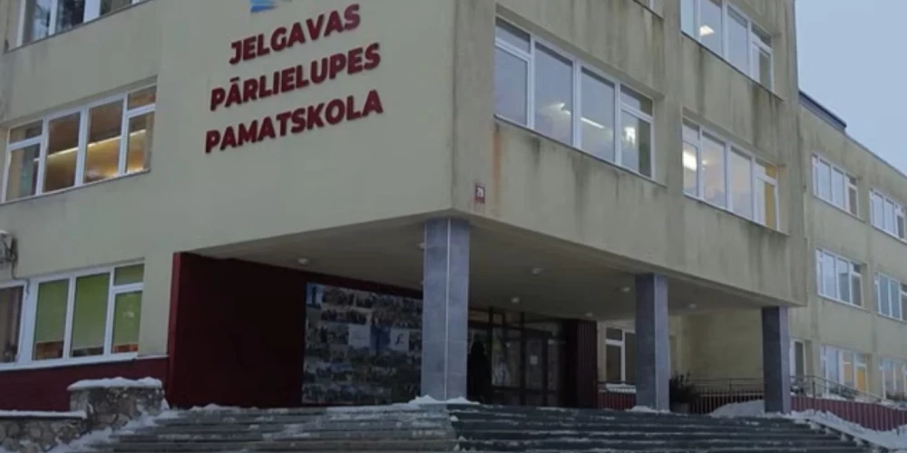 Ситуация в елгавской школе: отказ исключить подростка, избившего первоклассницу, вызывает недовольство родителей