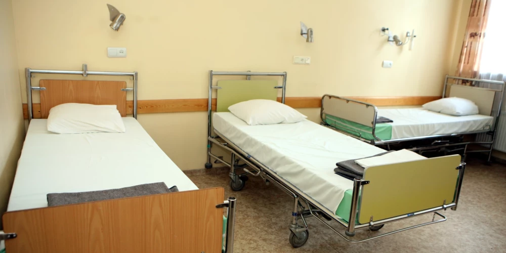 Скандал в Бауской больнице: врач уволена после жалоб пациентов и проверки