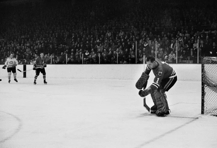 Скончался легендарный вратарь НХЛ Гленн Холл, рекорд которого остаётся непревзойдённым