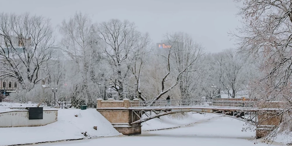 Суббота в Латвии: снег и метели, ветер до 22 м/с на побережье
