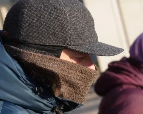 Температура в Латвии упадет до -18 градусов в четверг, ожидается снег и ветер