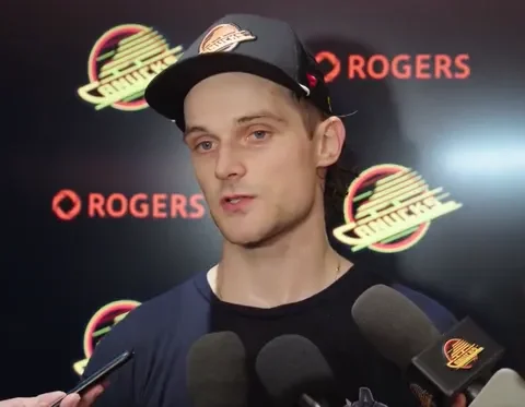 Теодор Блюгер надеется вернуться на лед после травмы