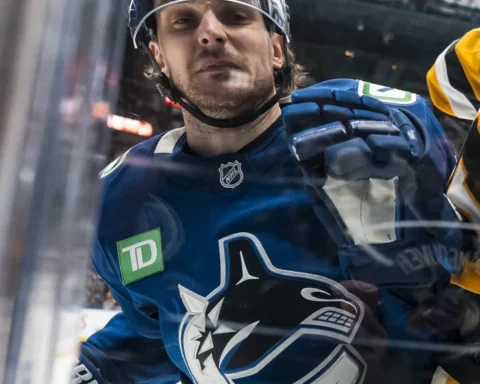 Теодор Блюгер забил гол в меньшинстве, "Кэнакс" победили "Дакс" 2:0