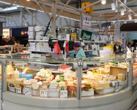 Торговцы Центрального рынка Латвии выступают против роста арендной платы до 49,7%