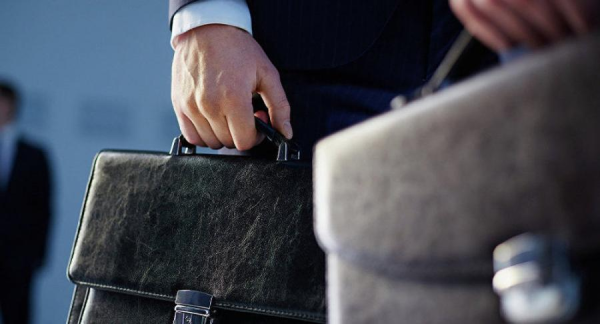 В 2026 году в Латвии снизят максимальные доплаты для чиновников до 20%