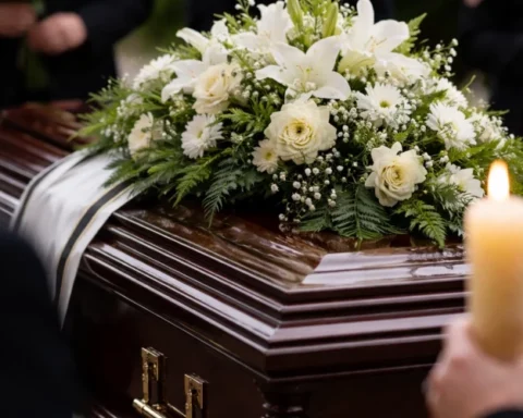 В Аугшдаугавском крае признали недостаточность пособия на похороны в 500 евро