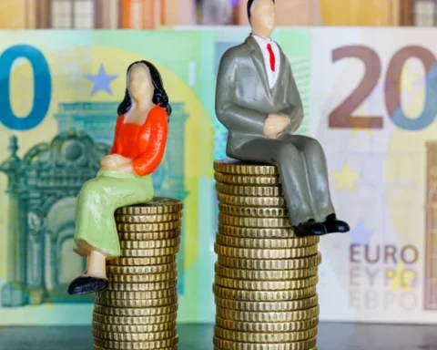 В Латвии госслужащие с одинаковыми должностями получают разные зарплаты из-за исторических факторов