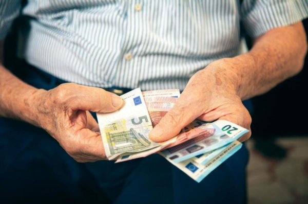 В Латвии может возникнуть спор о пенсионных накоплениях избирателей в преддверии выборов