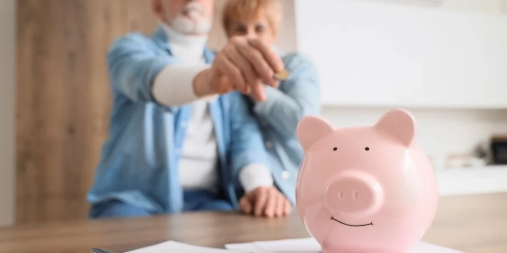 В Латвии определены банки с лучшими и худшими пенсионными накоплениями в 2023 году