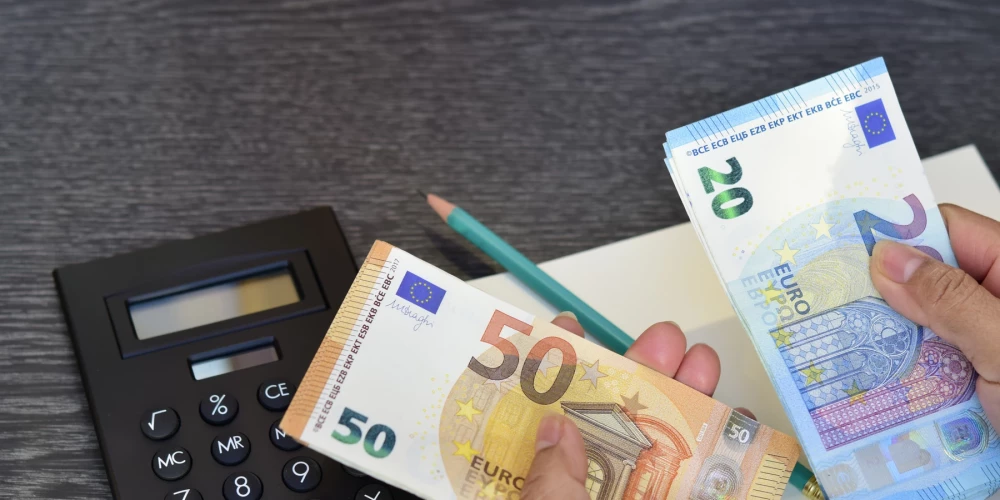 В Латвии растет интерес к сберегательным облигациям: объем вложений достиг 370,5 млн евро