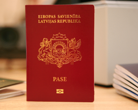 В Латвии закрыли тему выдворения «нелояльных» жителей после обсуждения в парламенте