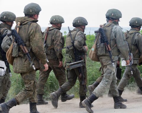 Провал вербовки в столице: Москва в 2025 году недобрала тысячи контрактников