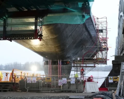 В Риге готовят памятник безалаберности чиновников: опору моста Rail Baltica законсервируют