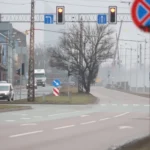 В Риге на загруженном перекрестке не работает светофор — власти объясняют причины ремонта