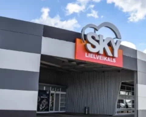 В Риге закрыли магазин сети Sky на улице Краста из-за убытков