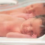 В Рижском роддоме за 10 дней появилось восемь пар близнецов