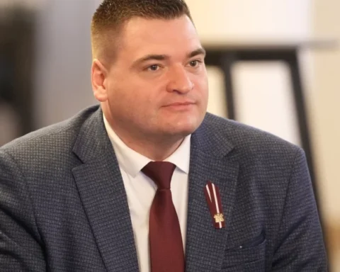 Вице-мэр Риги: задержаны запускатели "неправильного" салюта, расследуются другие инциденты