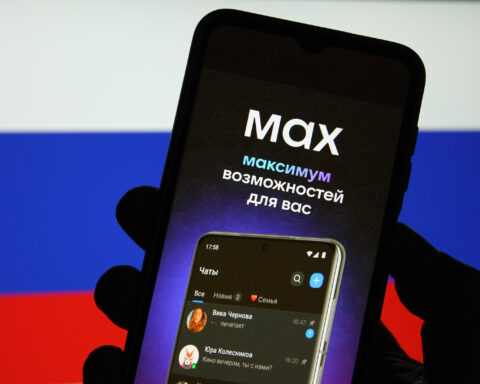 Врачей переводят на национальный мессенджер под угрозой лишения премий