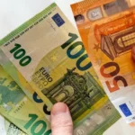 Жители Латвии остаются самыми бедными в Европе — куда уходят их деньги?