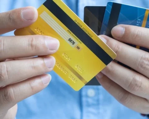 Жители Латвии стремительно переходят на безналичные расчёты