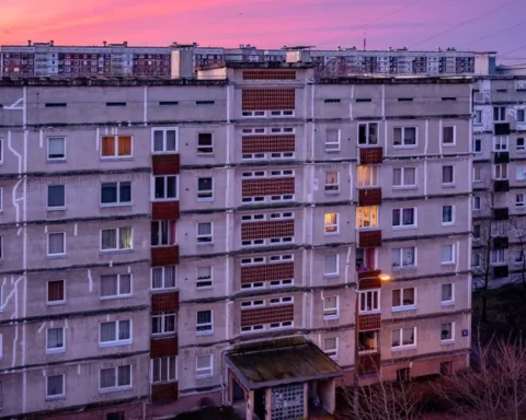 Жителям Латвии напомнили о требовании установки дымовых детекторов, действующем с 2020 года