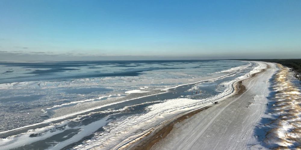 Балтийское море фиксирует рекордно низкие уровни воды в Рижском заливе