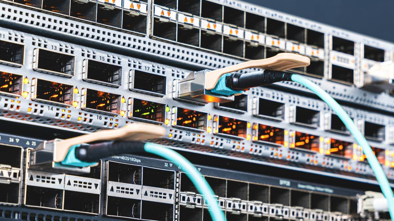 Цифровая инфраструктура бизнеса: как выбрать сервер или облачную платформу в 2026 году