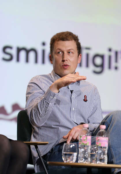 Депутаты Латвии отвлекаются на декларации, пока люди умирают от отсутствия лекарств