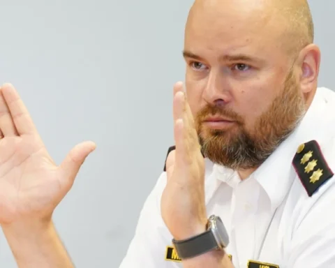 Глава VUGD рассказал о зарплатах и рабочем графике пожарных в Латвии