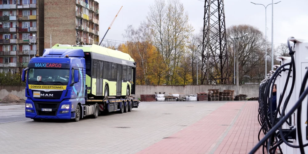 Госконтроль критически оценил закупки электробусов в Латвии: деньги ЕС освоены, но результата нет