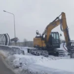Интенсивный вывоз снега в Даугавпилсе: график и приоритетные зоны работ