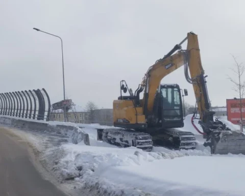 Интенсивный вывоз снега в Даугавпилсе: график и приоритетные зоны работ