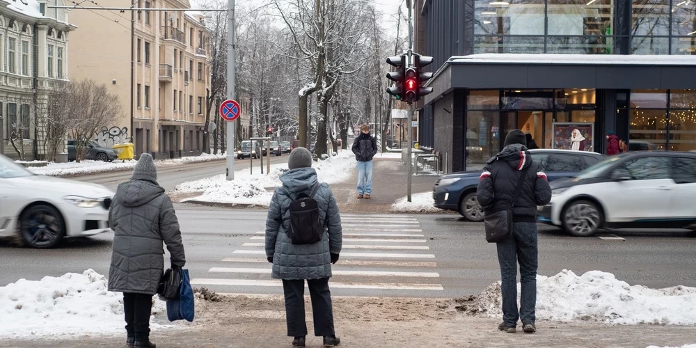 Исследование: уровень доверия латвийцев к политикам продолжает снижаться