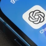 Латвийцам напоминают о рисках фейкового ChatGPT и способах защиты