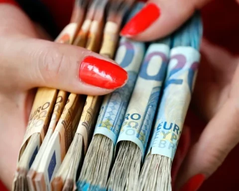 Латвийцам предложили эффективные способы вложения денег на местном рынке акций