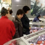 Латвийцы с подозрением воспринимают падение цен на молочные продукты из-за перепроизводства в Европе