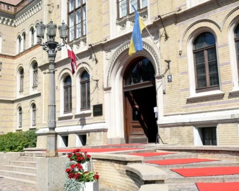 Латвийский университет вне мировых рейтингов, но руководство получает высокие зарплаты