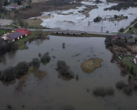 Латвия готовится к ледоходу и наводнениям: какие регионы под угрозой