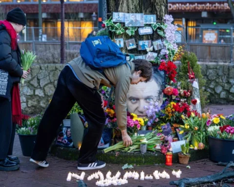 Латвия и ряд стран требуют прозрачного расследования смерти Алексея Навального