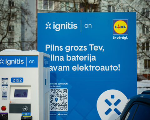 «Lidl Latvija» и «Ignitis ON» открывают станции зарядки электромобилей по всей Латвии