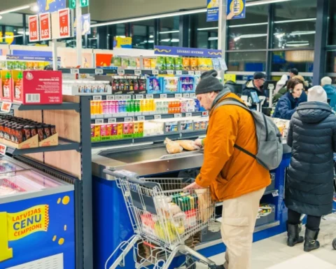 Lidl снижает цены на товары для домашних животных в Латвии