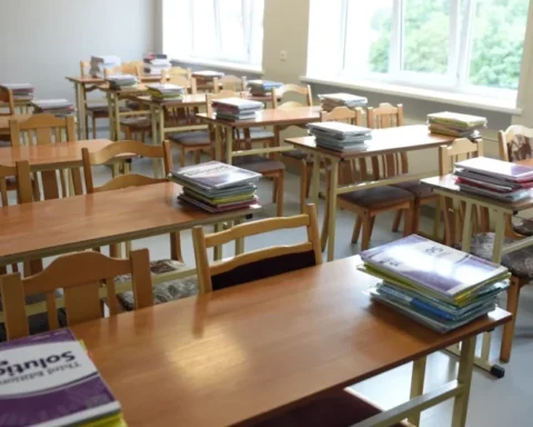 Лучшие результаты госэкзаменов в Латвии у рижских гимназий, слабейшие у других школ