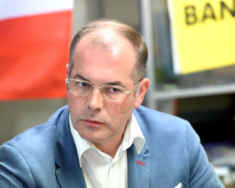 Мамыкин возвращается в политическую жизнь Латвии на фоне поддержки Украины и разбирательств по лишению гражданства