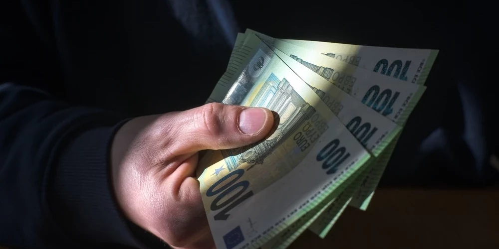 Минфин: жителям Латвии обещают повышение зарплат, но ожидается рост инфляции до 2,9%