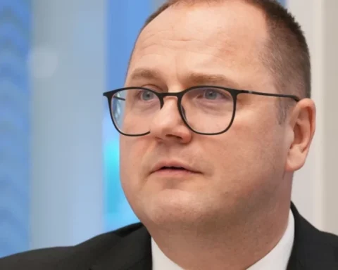 Министр Чударс получил вотум доверия на заседании парламента Латвии