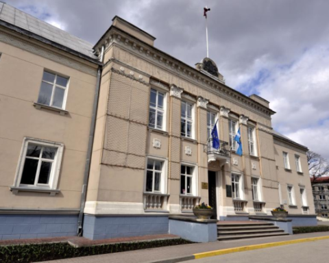 Министр отстранил мэра Резекне из-за отсутствия допуска к гостайне