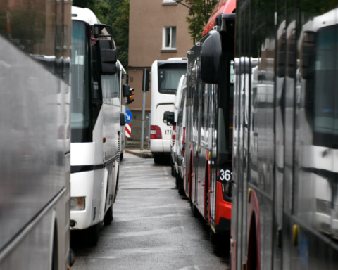 Недостаток финансирования общественного транспорта в Латвии превышает девять миллионов евро