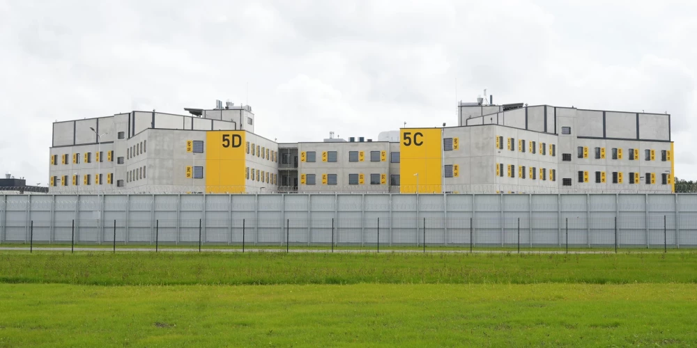 Новая тюрьма на 1200 мест открылась в Лиепае, переведены первые 166 заключенных