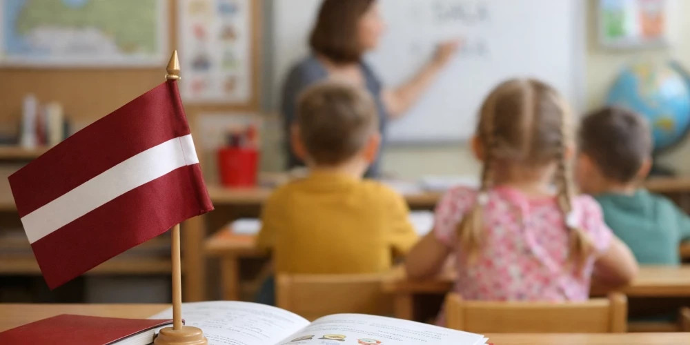 Опрос показал, что латышский язык должен стать основным в обучении детей